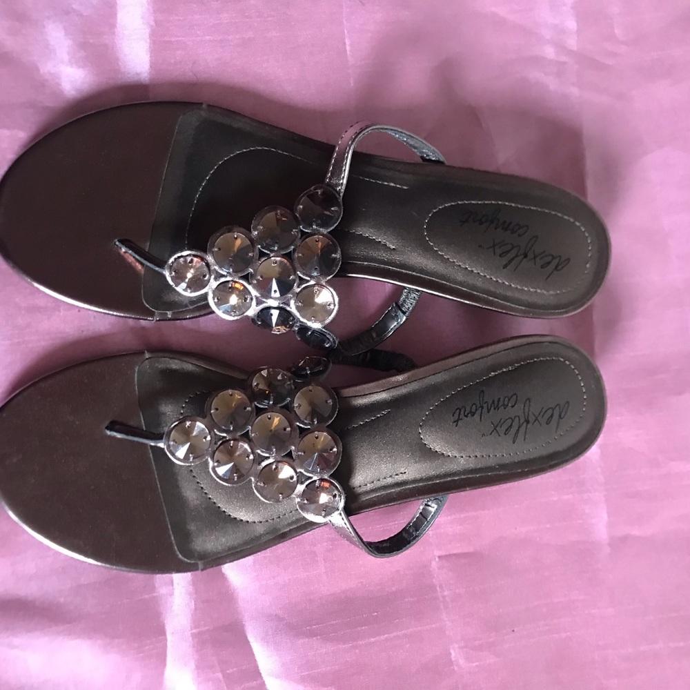 Sandals. - Picture 5 of 8